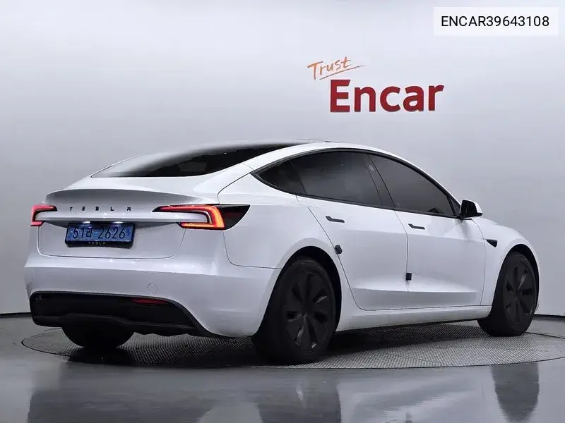 Model 3 Long Range VIN: ENCAR39643108 Lot: 39643108