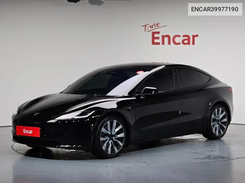Model 3 Long Range VIN: ENCAR39977190 Lot: 39977190