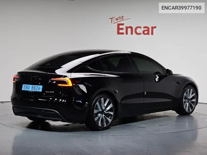 Model 3 Long Range VIN: ENCAR39977190 Lot: 39977190