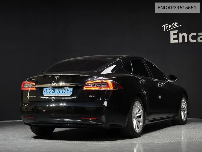 Model S 90D VIN: ENCAR39615561 Lot: 39615561