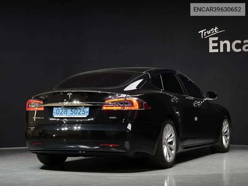 Model S 90D VIN: ENCAR39630652 Lot: 39630652