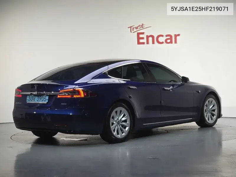 Model S 90D VIN: 5YJSA1E25HF219071 Lot: 39959105