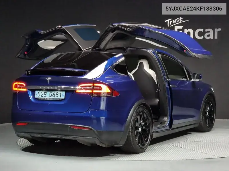Model X Long Range VIN: 5YJXCAE24KF188306 Lot: 39304927