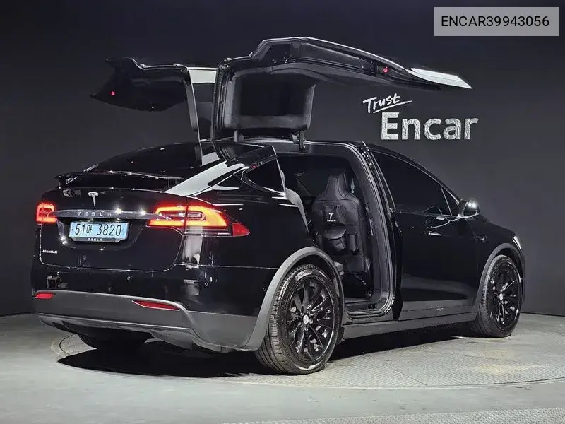 Model X 75D VIN: ENCAR39943056 Lot: 39943056