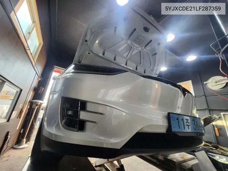 Model Xawd VIN: 5YJXCDE21LF287359 Lot: 38768031