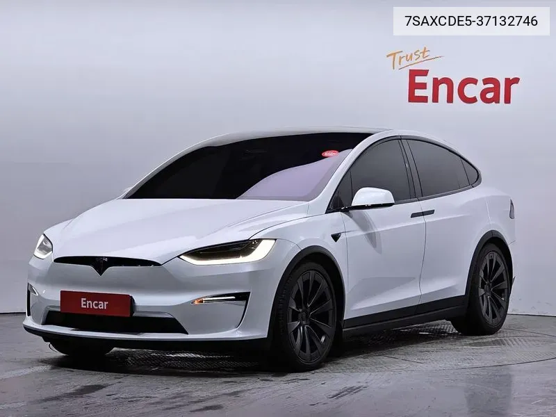 Model Xawd VIN: 7SAXCDE5-37132746 Lot: 37132746