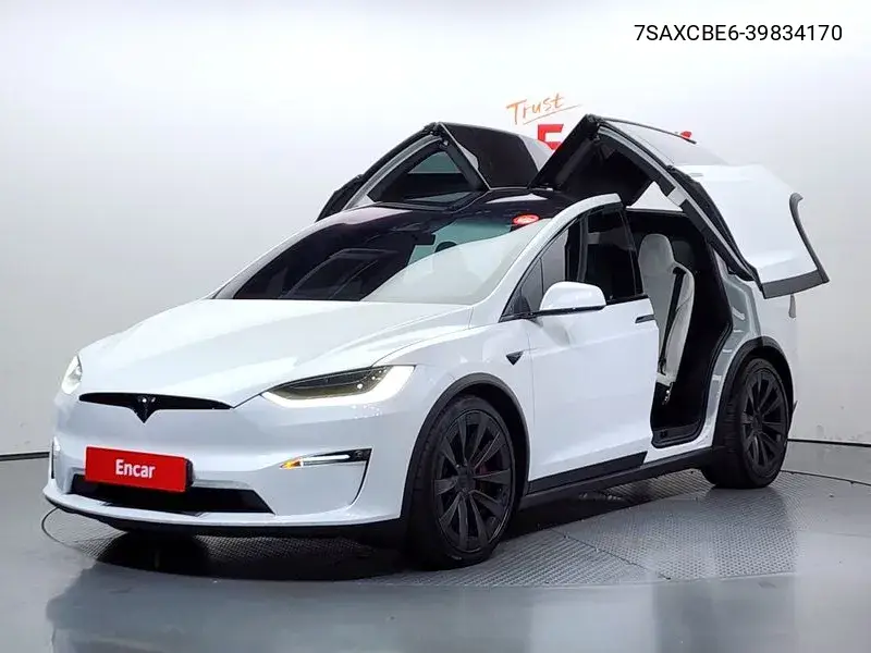 Model X Plad VIN: 7SAXCBE6-39834170 Lot: 39834170