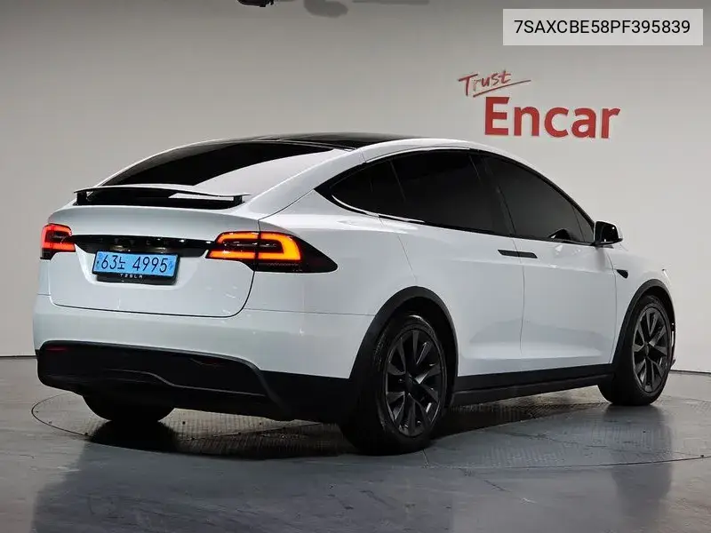 Model X Awd VIN: 7SAXCBE58PF395839 Lot: 39901721