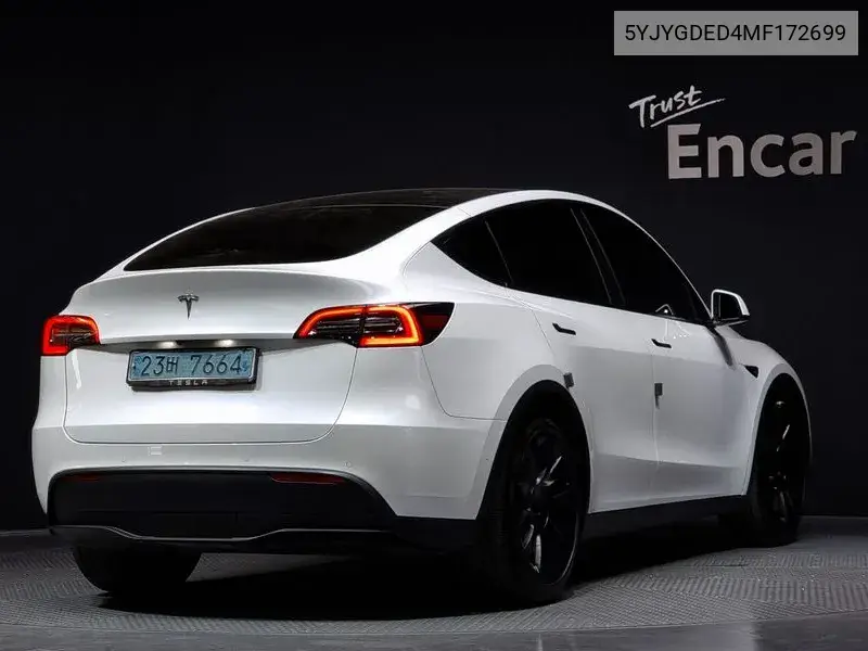 Model Y Standard Range VIN: 5YJYGDED4MF172699 Lot: 39627880