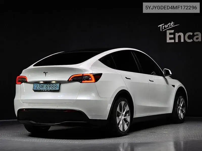 Model Y Standard Range VIN: 5YJYGDED4MF172296 Lot: 39972461