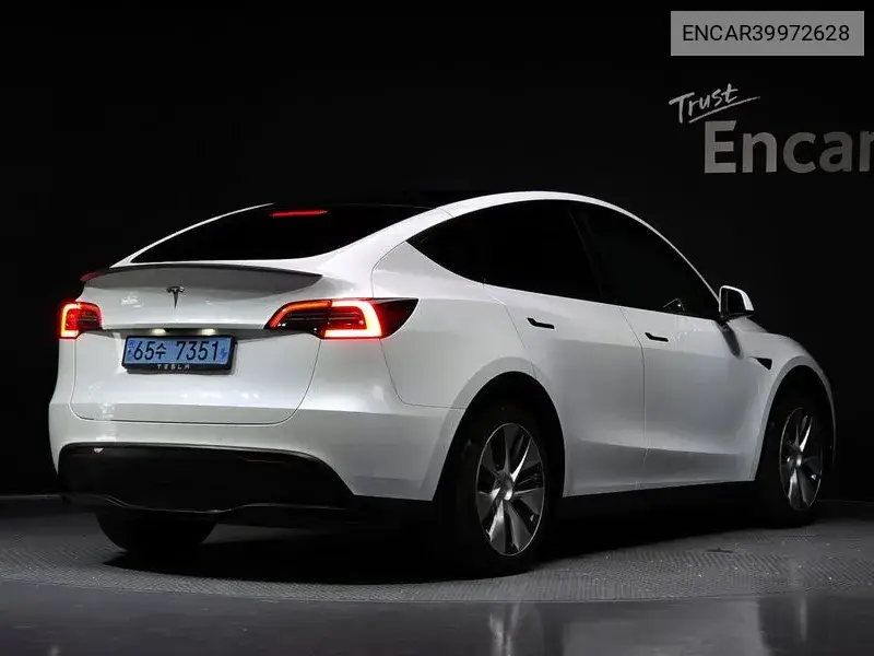 Model Y Standard Range VIN: ENCAR39972628 Lot: 39972628