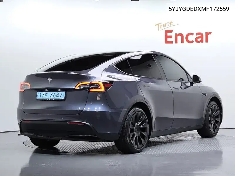 Model Y Standard Range VIN: 5YJYGDEDXMF172559 Lot: 39976611