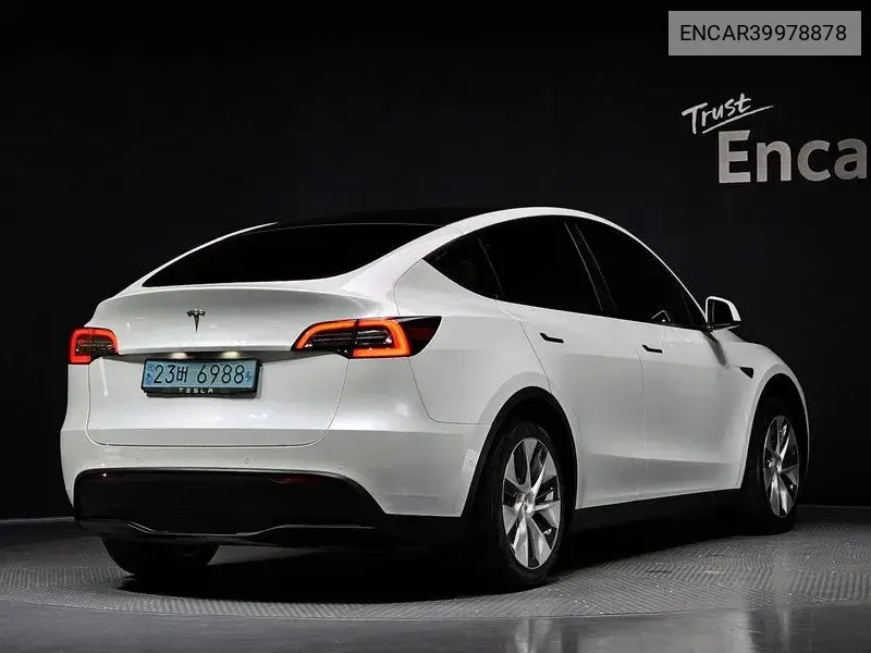 Model Y Standard Range VIN: ENCAR39978878 Lot: 39978878