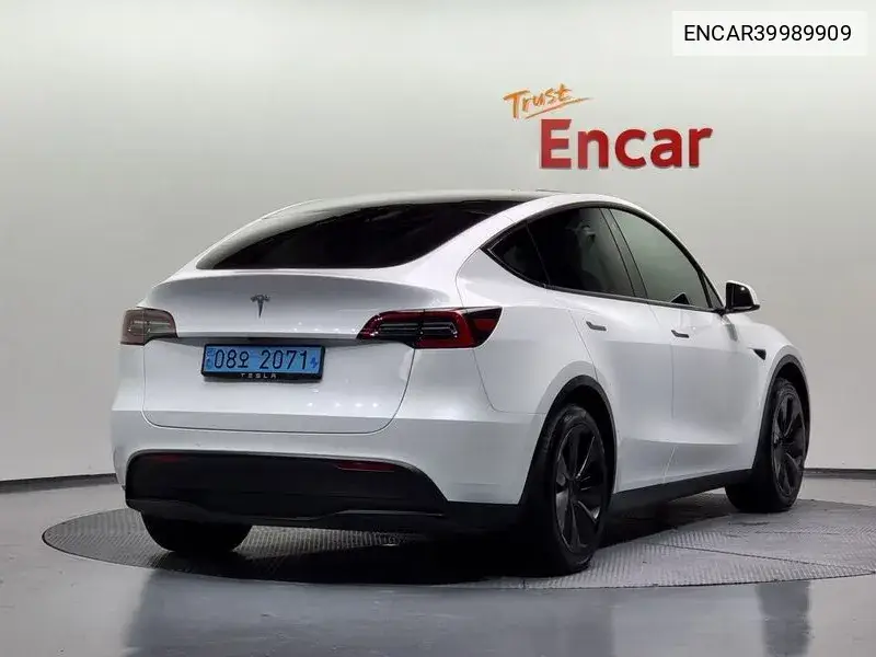 Model Y Standard Range VIN: ENCAR39989909 Lot: 39989909