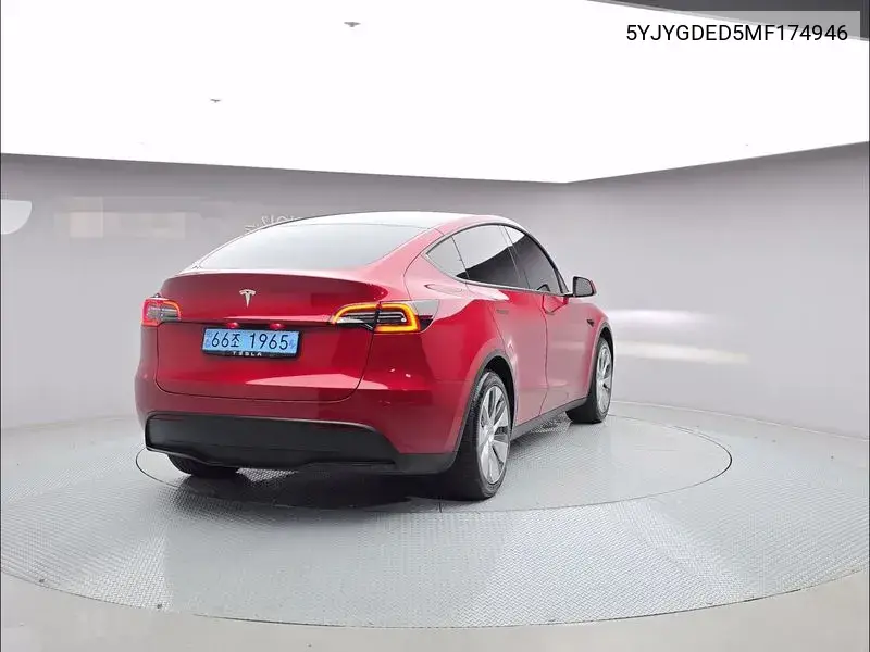 Model Y Standard Range VIN: 5YJYGDED5MF174946 Lot: 39994779