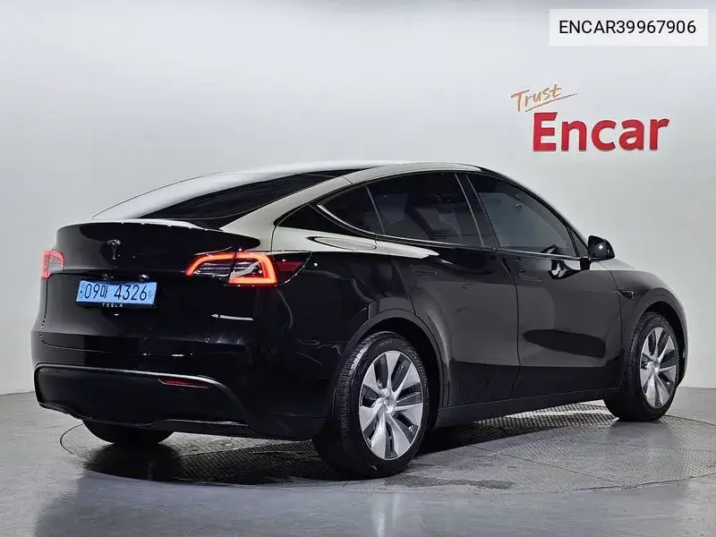 Model Y Rwd VIN: ENCAR39967906 Lot: 39967906