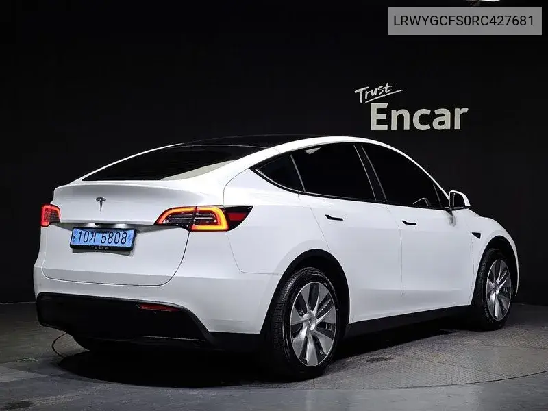 Model Y Rwd VIN: LRWYGCFS0RC427681 Lot: 39975322