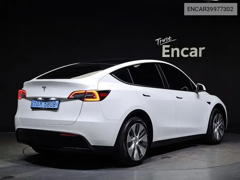 Model Y Rwd VIN: ENCAR39977302 Lot: 39977302
