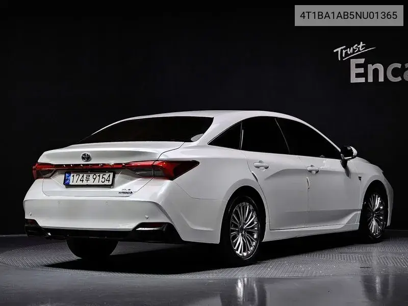 Avalon 5Th Generation 2.5 Hybrid VIN: 4T1BA1AB5NU01365 Lot: 40023015