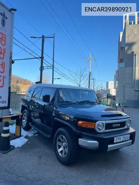 Fj Cruiser 4Wd V6 VIN: ENCAR39890921 Lot: 39890921