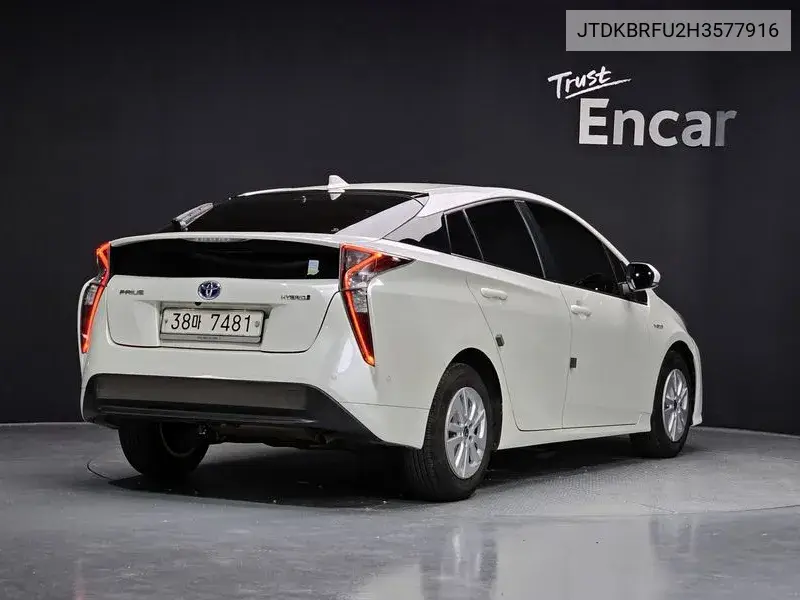 Prius 4Th Generation 1.8 E VIN: JTDKBRFU2H3577916 Lot: 39966577