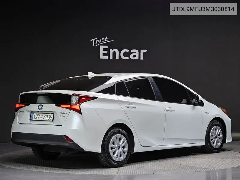 Prius 4Th Generation 1.8 Awd VIN: JTDL9MFU3M3030814 Lot: 39626844