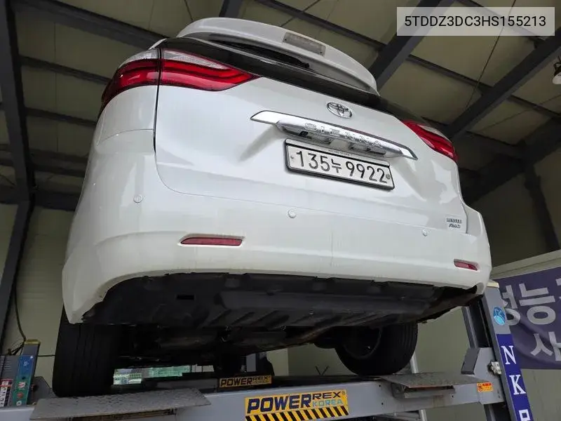 Siena 3.5 Awd VIN: 5TDDZ3DC3HS155213 Lot: 40022499