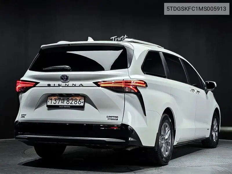 Siena 4Th Generation 2.5 Hybrid Awd VIN: 5TDGSKFC1MS005913 Lot: 39616232