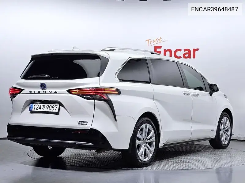 Siena 4Th Generation 2.5 Hybrid 2Wd VIN: ENCAR39648487 Lot: 39648487