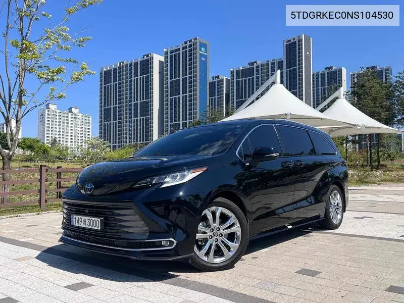 Siena 4Th Generation 2.5 Hybrid 2Wd VIN: 5TDGRKEC0NS104530 Lot: 39570154