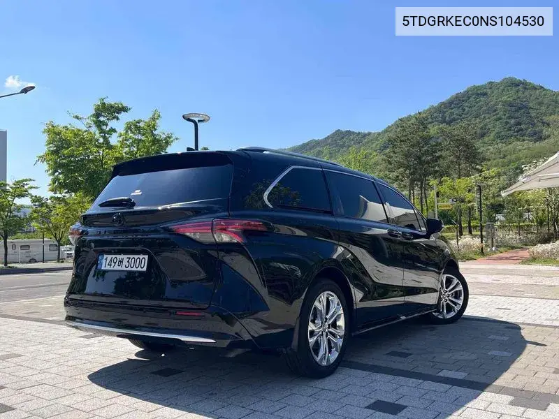 Siena 4Th Generation 2.5 Hybrid 2Wd VIN: 5TDGRKEC0NS104530 Lot: 39570154