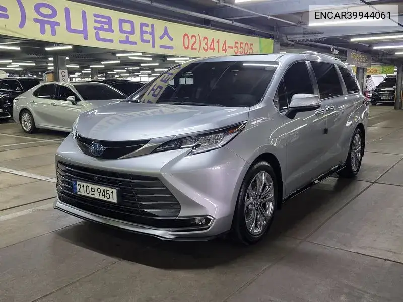 Siena 4Th Generation 2.5 Hybrid 2Wd VIN: ENCAR39944061 Lot: 39944061