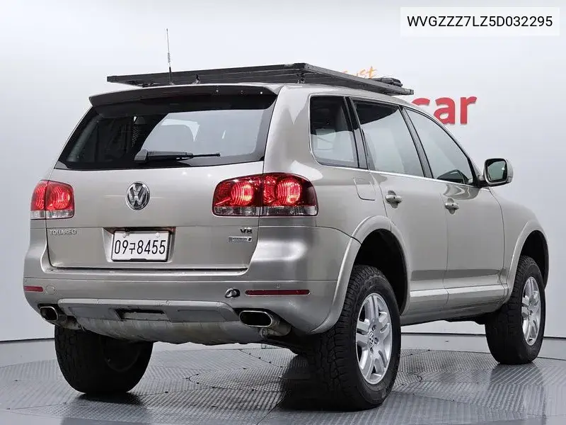 Tuarek V8 4.2 7L VIN: WVGZZZ7LZ5D032295 Lot: 39582054