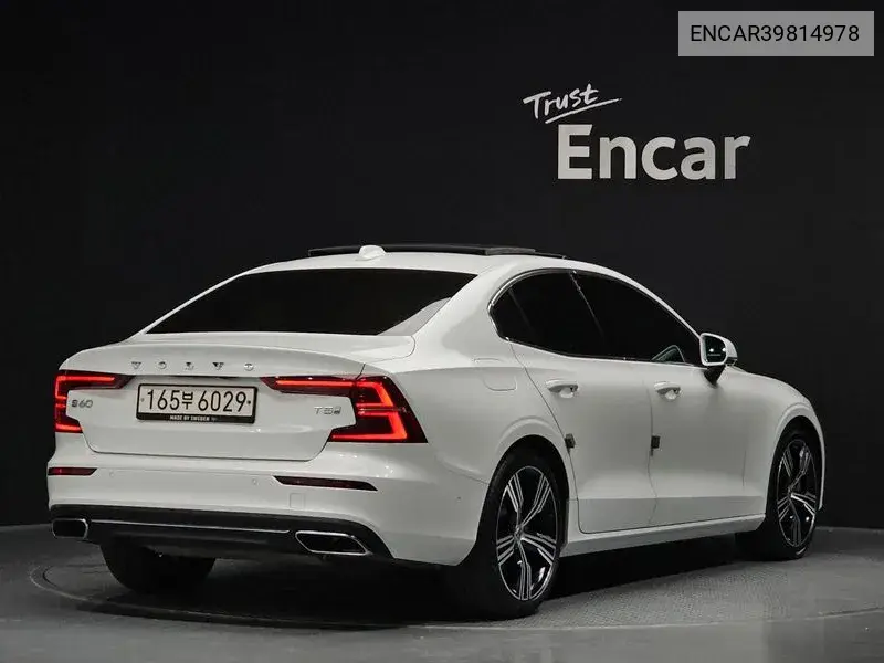 S60 3Rd Generation T5 Inscription VIN: ENCAR39814978 Lot: 39814978
