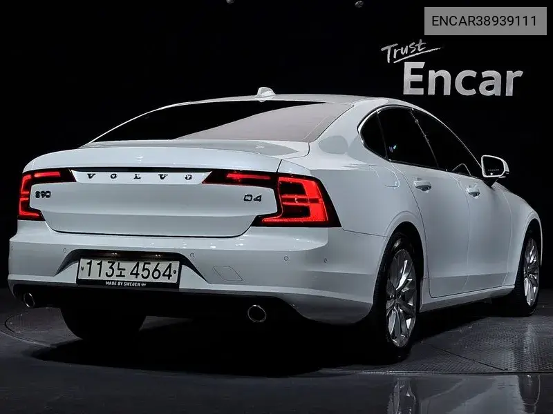S90 D4 Momentum VIN: ENCAR38939111 Lot: 38939111