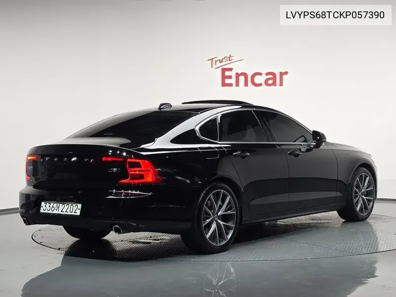 S90 D5 Awd Momentum VIN: LVYPS68TCKP057390 Lot: 39897409