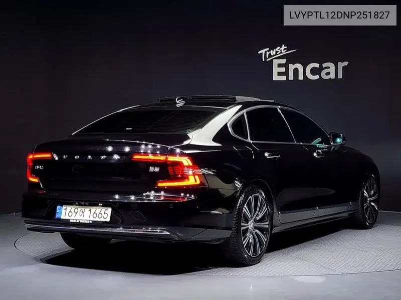 S90 B5 Inscription VIN: LVYPTL12DNP251827 Lot: 39940331