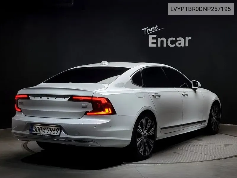 Volvo S90 T8 Awd Inscription VIN: LVYPTBR0DNP257195 Lot: 38135266