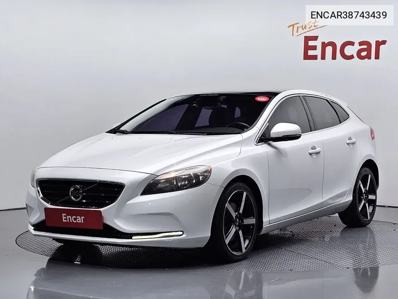 V40D22Nd Generation VIN: ENCAR38743439 Lot: 38743439
