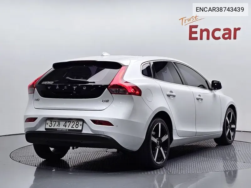 V40D22Nd Generation VIN: ENCAR38743439 Lot: 38743439