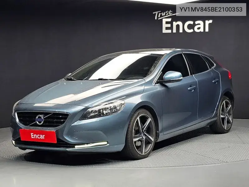 V40 D2 2Nd Generation VIN: YV1MV845BE2100353 Lot: 39595181