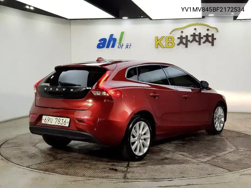 Volvo V40 Ii D2, 2014 VIN: YV1MV845BF2172534 Lot: 39283724