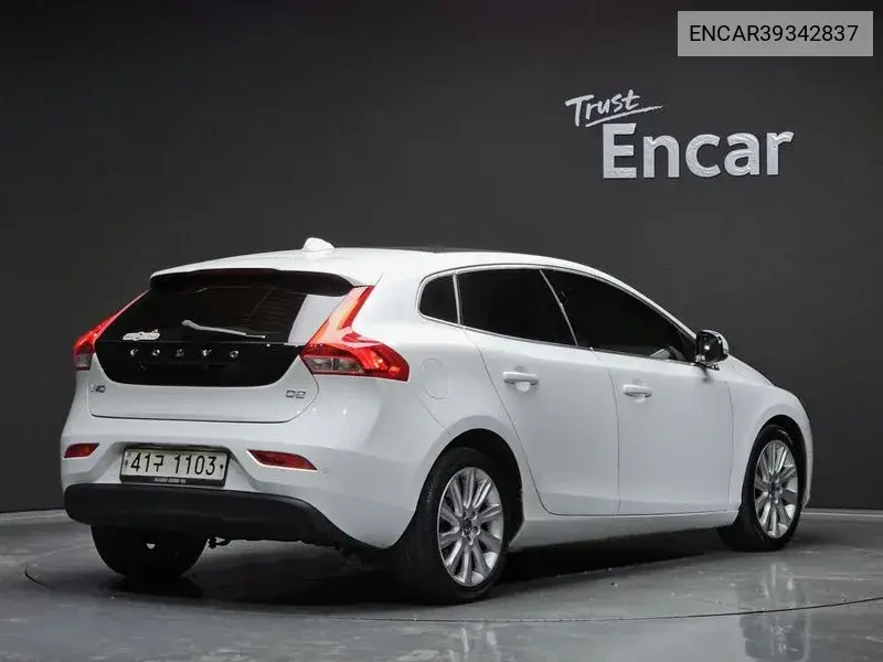 V40 D2 2Nd Generation VIN: ENCAR39342837 Lot: 39342837