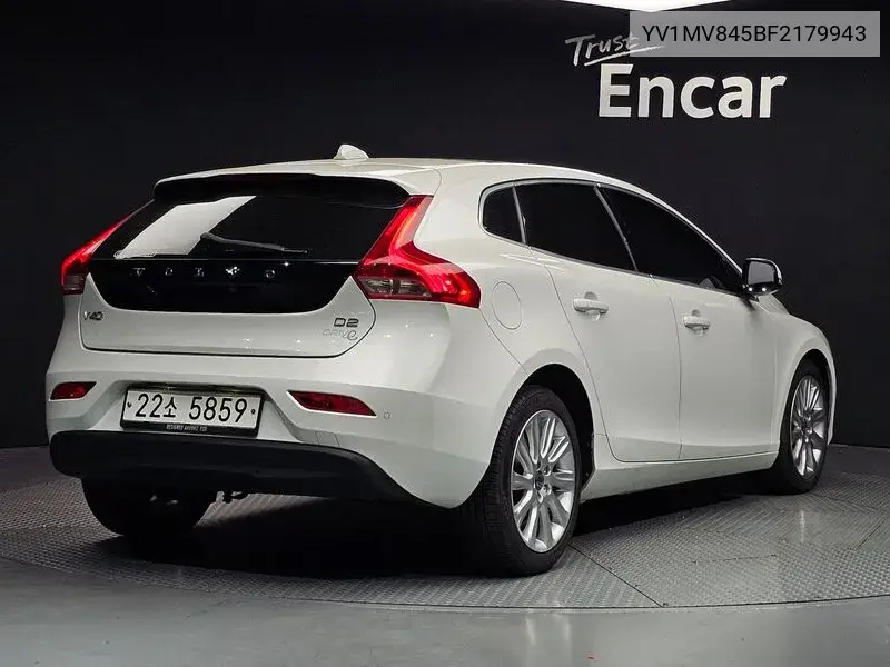 V40 D2 2Nd Generation VIN: YV1MV845BF2179943 Lot: 39888497