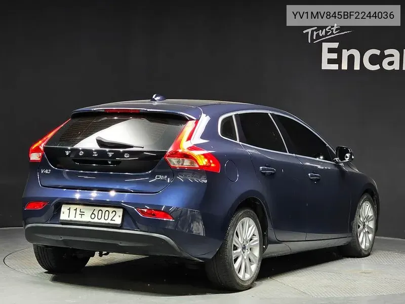 V40D22Nd Generation VIN: YV1MV845BF2244036 Lot: 38088113