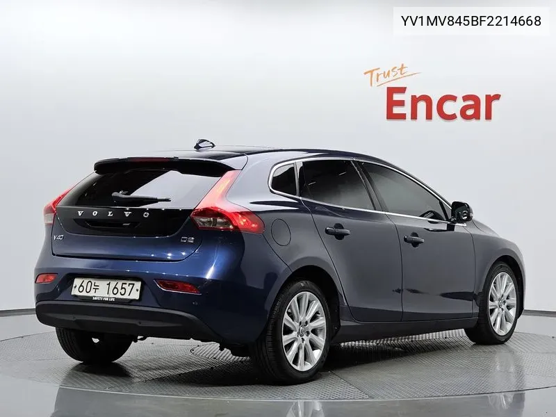 V40 D2 2Nd Generation VIN: YV1MV845BF2214668 Lot: 38555551