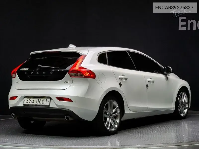V40 D4 2Nd Generation VIN: YV1MVA8KDG2278257 Lot: 39275827