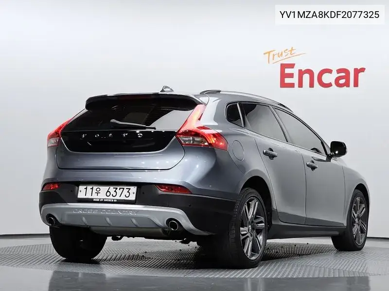 V40 Cross Country D4 VIN: YV1MZA8KDF2077325 Lot: 39377326