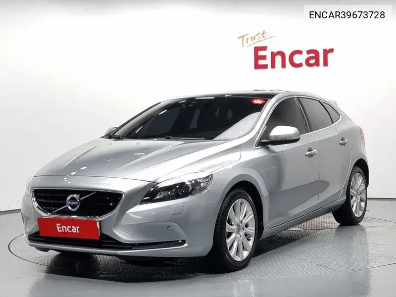 V40 Cross Country D3 VIN: ENCAR39673728 Lot: 39673728