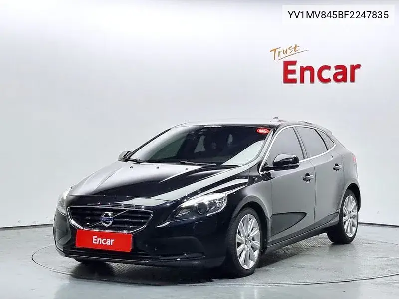V40 D2 2Nd Generation VIN: YV1MV845BF2247835 Lot: 39688113